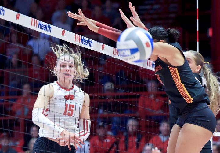 UW-v-USC-VBall-17-20251019-121651.jpg